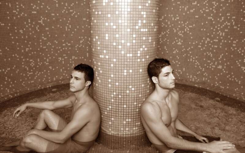 💦 Queer Waters: Pools & Spas as Modern Rendezvous Spots